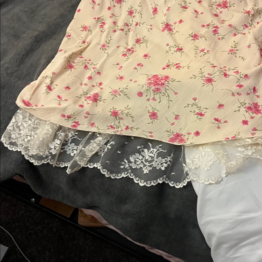 Floral Print Spaghetti strap dress. - Picture 3 of 4